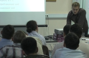Дмитрий Всехвальнов на AgileDays-2008.jpg